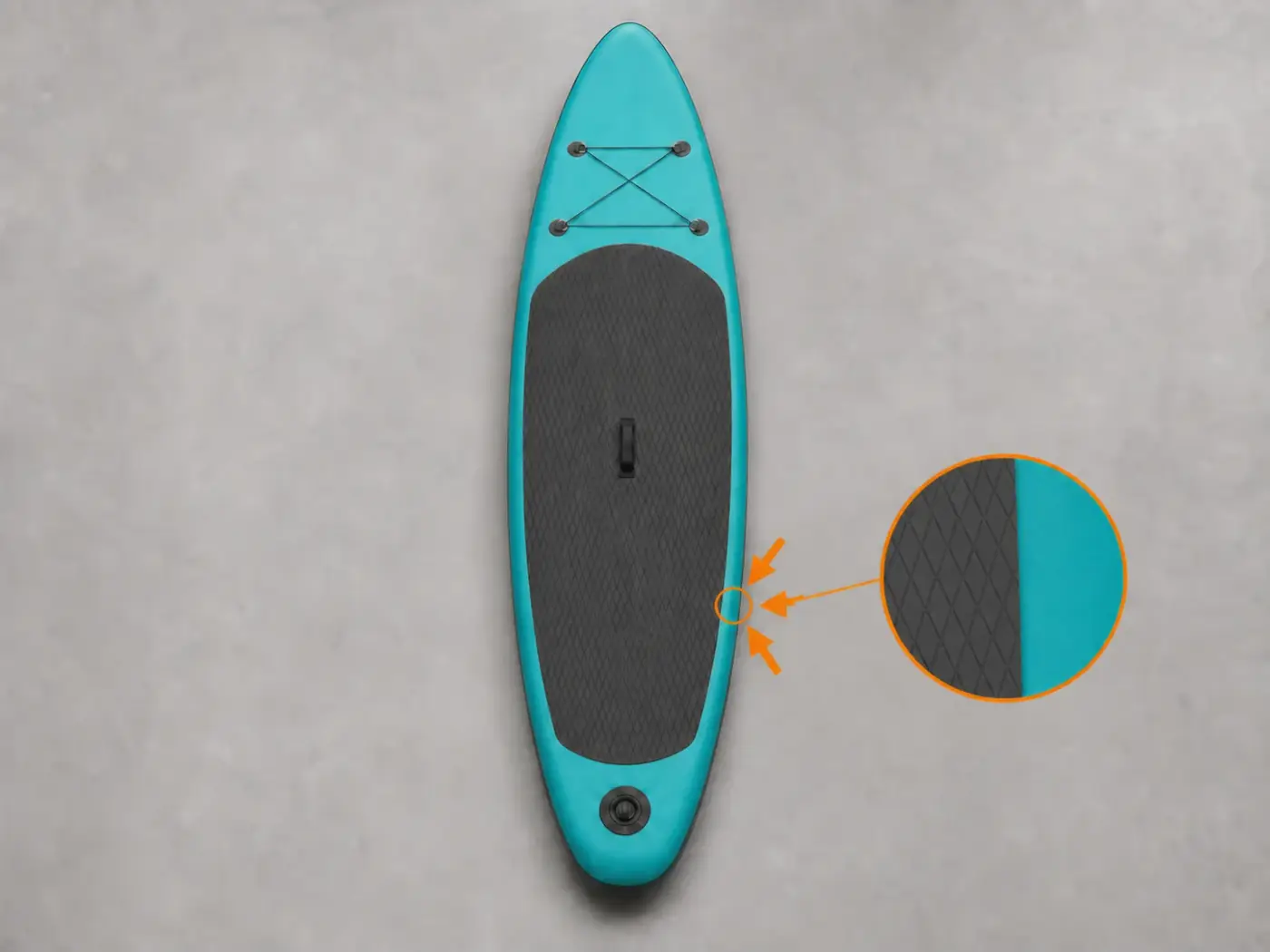 Deck pad aderente e piatto dopo la completa asciugatura, con il bordo pronto per il controllo